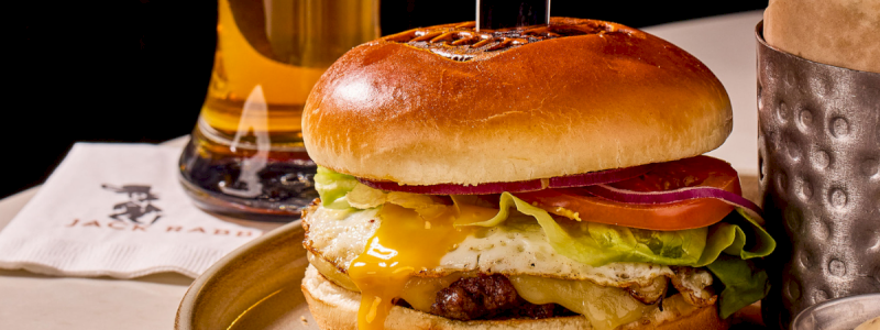 Pub Smash Burger - Two 3.5oz chuck brisket patties, brioche bun, lettuce, tomato, onion, pickle.
Add bacon +2, cheese +1, egg +2
