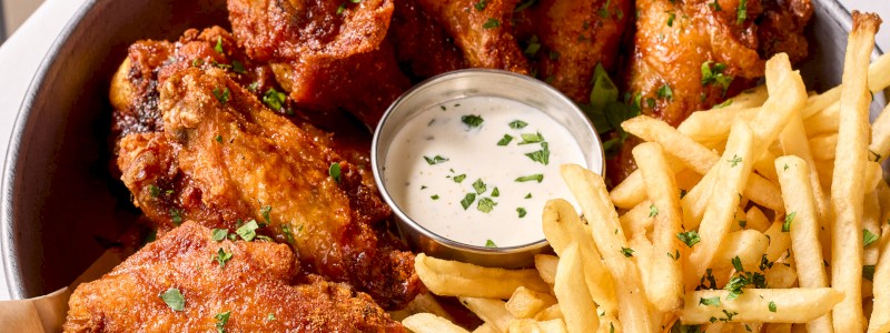TRADITIONAL OR BONELESS WINGS - Deep fried and crispy. Your choice of Buffalo, BBQ, Spicy
BBQ, or Nashville Hot.