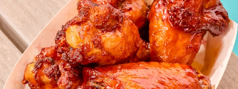 BONE-IN CHICKEN WINGS (6) - with ranch, BBQ, or buffalo sauce